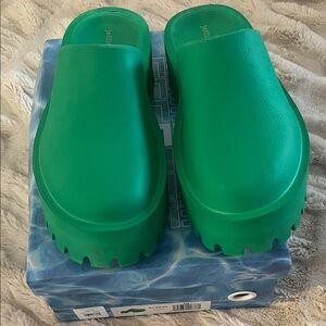 Jeffrey Campbell green platform clogs